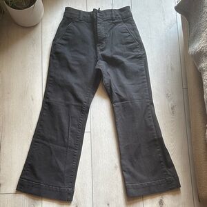 Everlane “The Organic Kick Flare” Pants in black  // Size 2 (equivalent Sz 26)